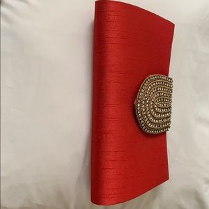 Red clutch
